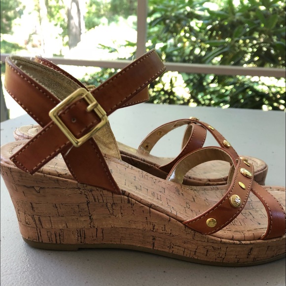 Michael Kors Wedged Shoes - Picture 3 of 4